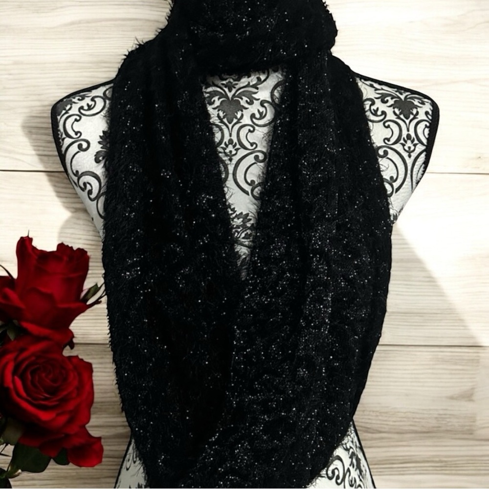 5 for $20🫟🛍️🔵 Vintage Collection Eighteen Infinity Scarf